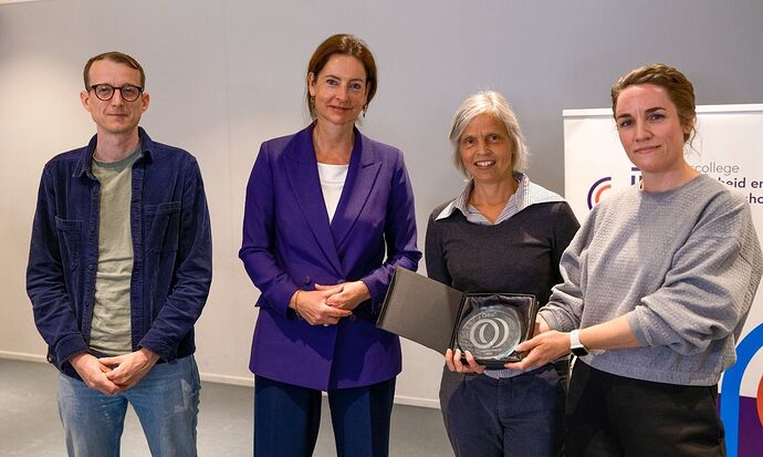 Team Openbaarheidscentrum met minister Judith Uitermark (BZK)